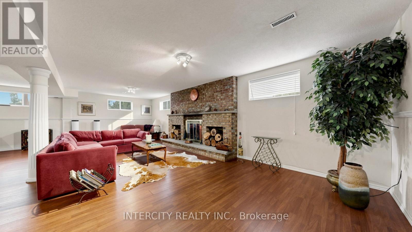 76 SPRUCE AVENUE - 42