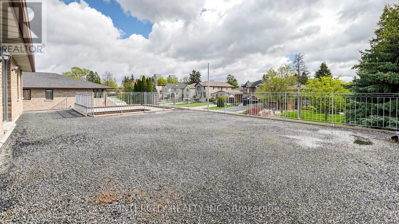 76 SPRUCE AVENUE - 47