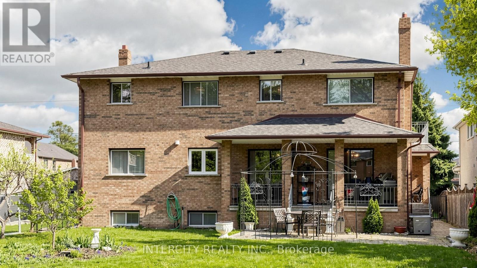 76 SPRUCE AVENUE - 49