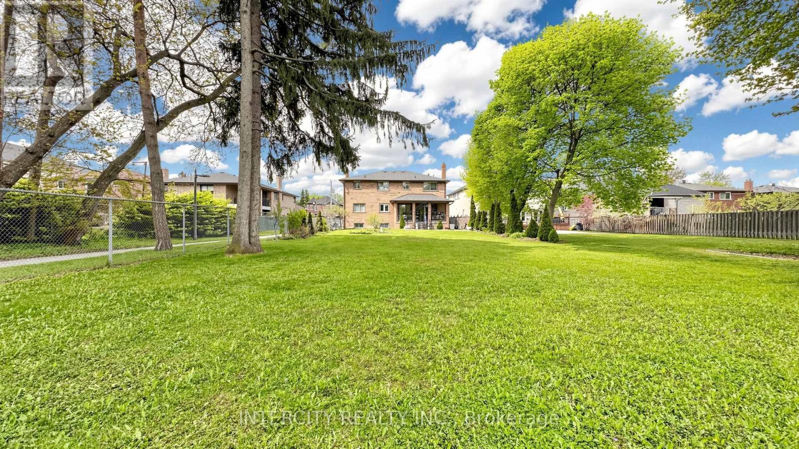 76 SPRUCE AVENUE - 50