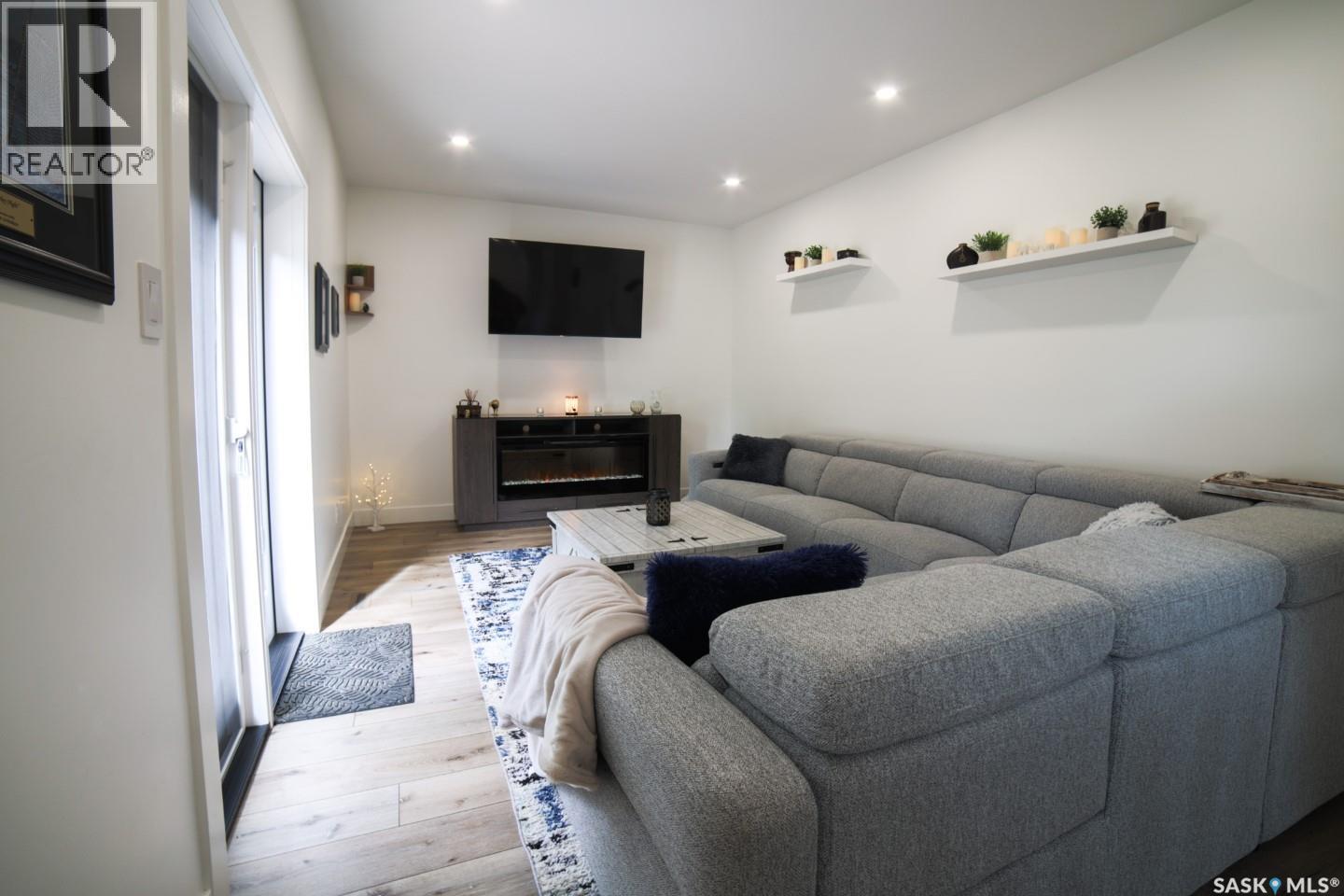 1287 Simcoe STREET — photo 9