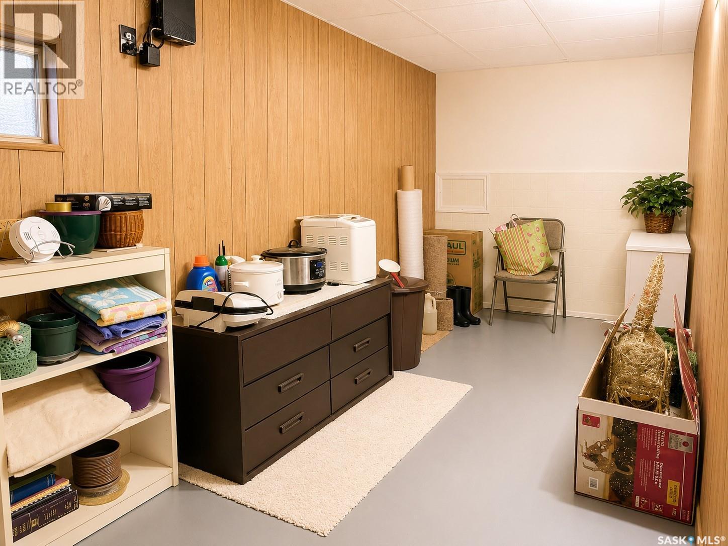 205 4th AVENUE W — photo 18