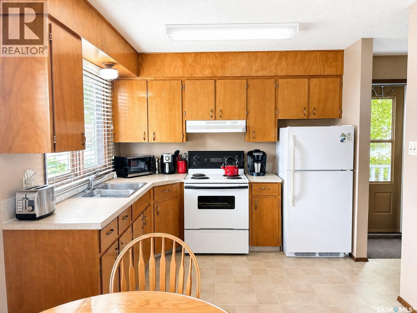 205 4th AVENUE W - photo 3