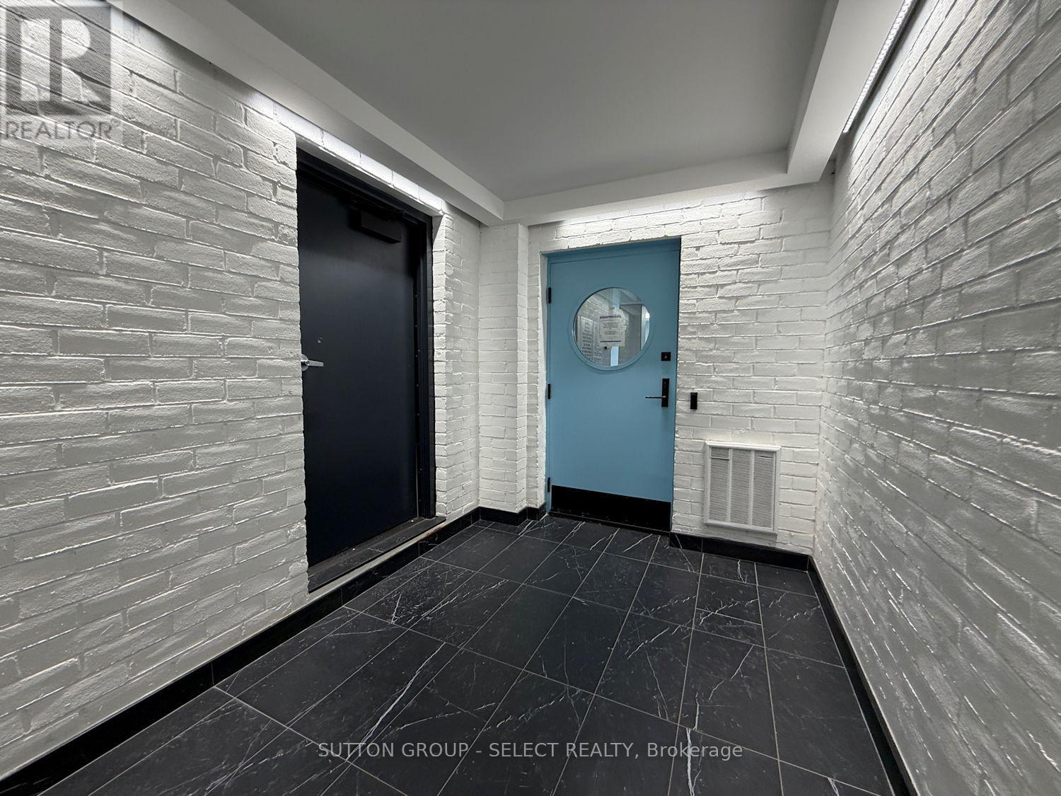 #1603 695 RICHMOND STREET - 17