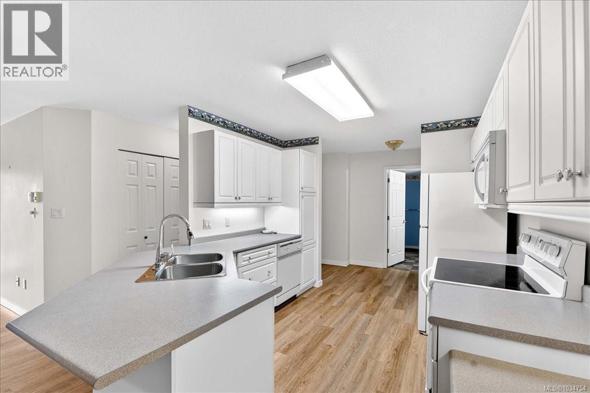 #205 2825 3rd Ave - 10