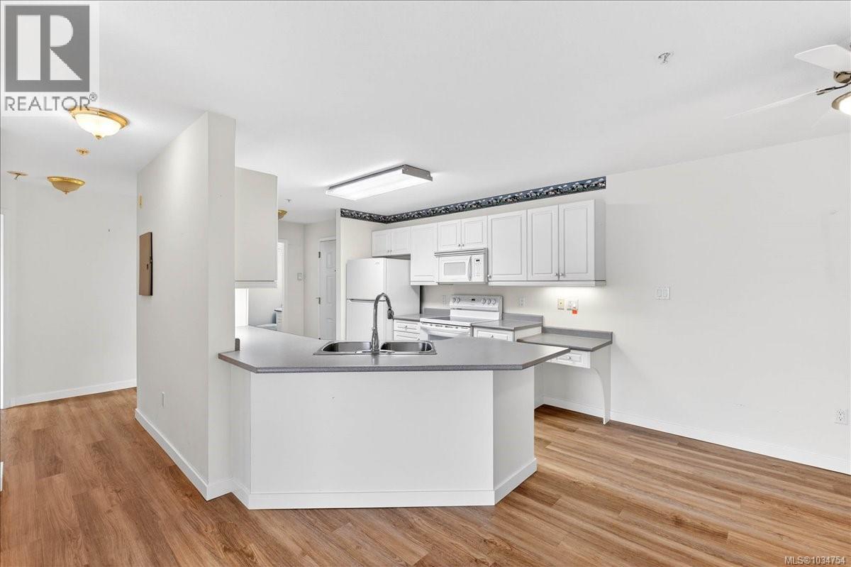 #205 2825 3rd Ave - 11