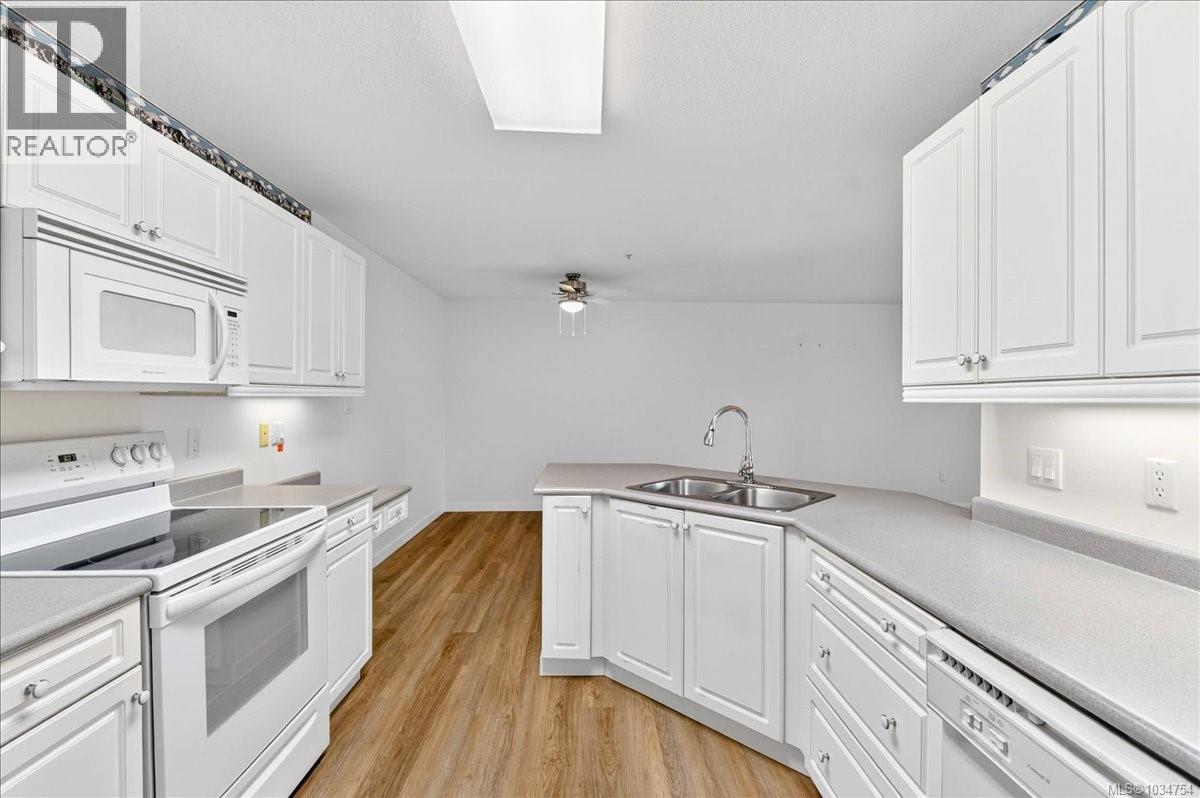 #205 2825 3rd Ave - 6