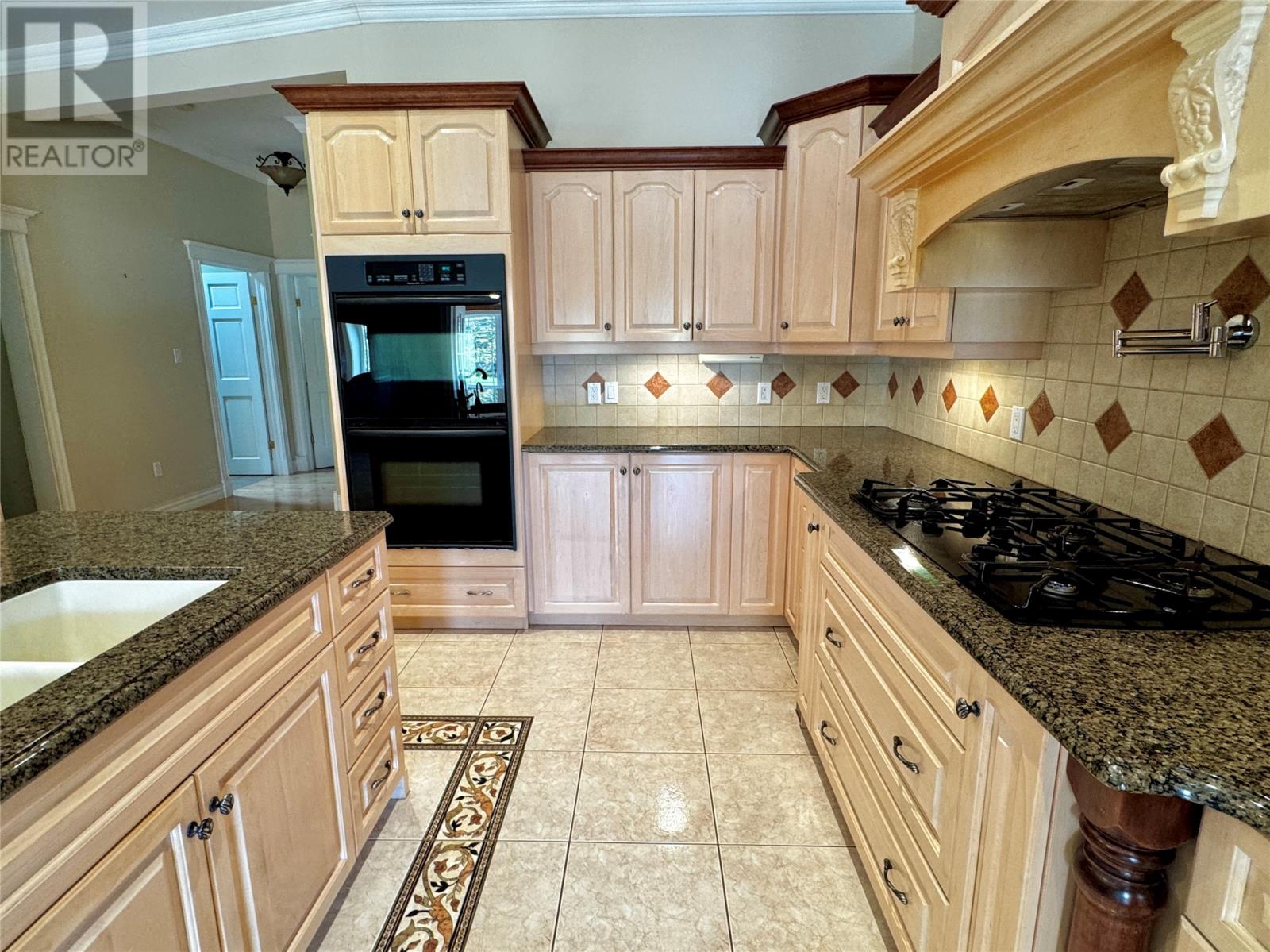 6 Tamarack Street - 13
