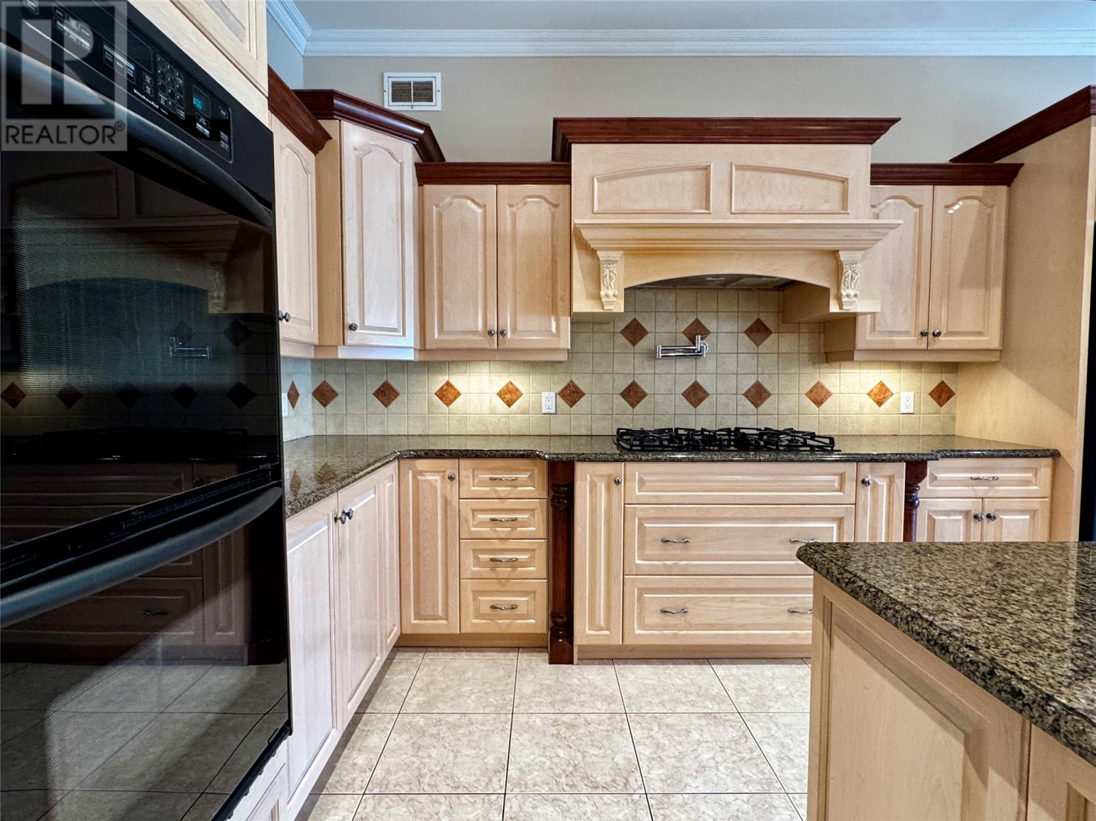 6 Tamarack Street - 17
