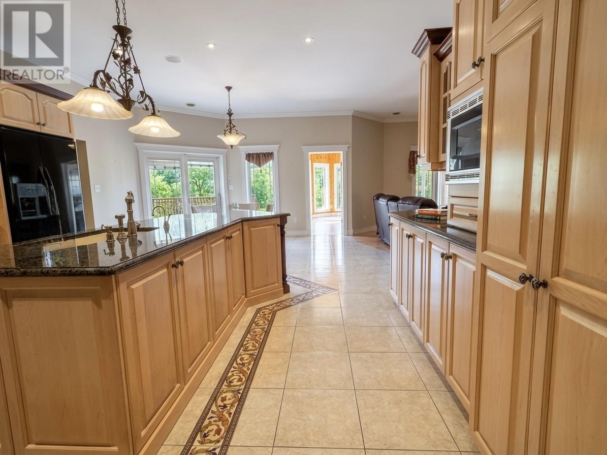 6 Tamarack Street - 15