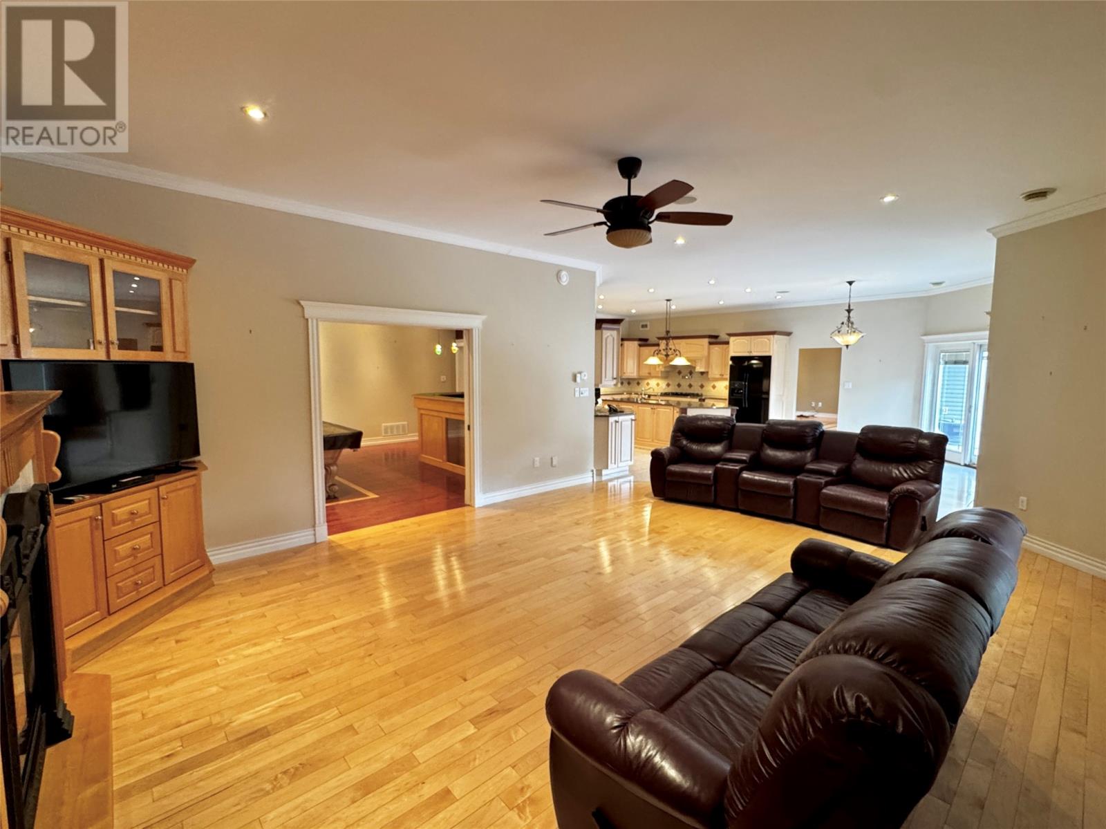 6 Tamarack Street - 22