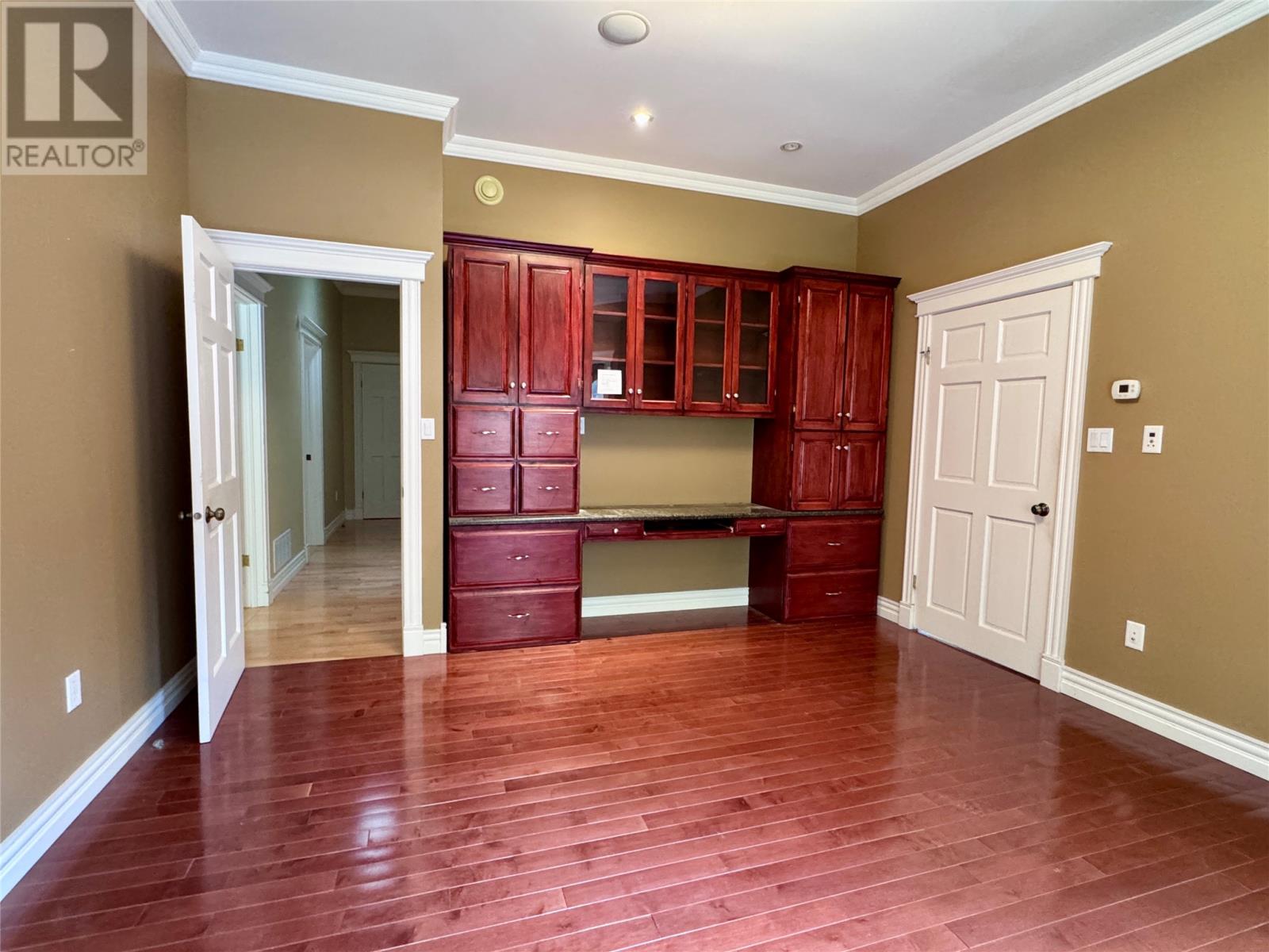 6 Tamarack Street - 44