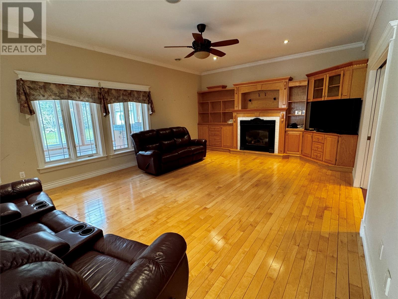 6 Tamarack Street - 21