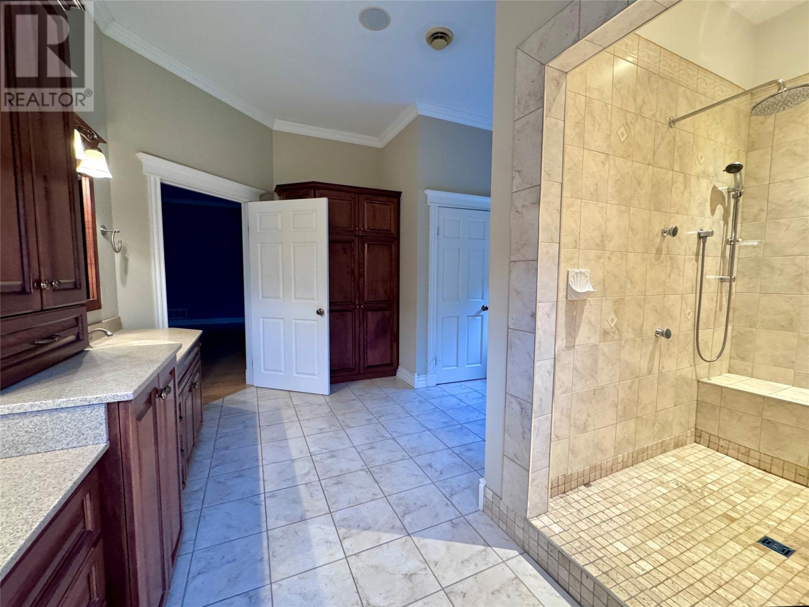 6 Tamarack Street - 41