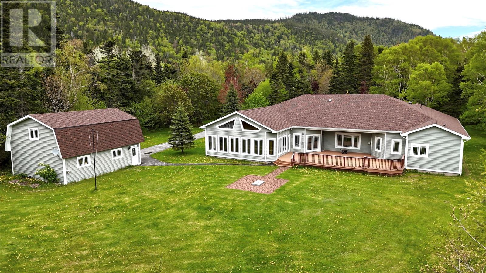 6 Tamarack Street - 8