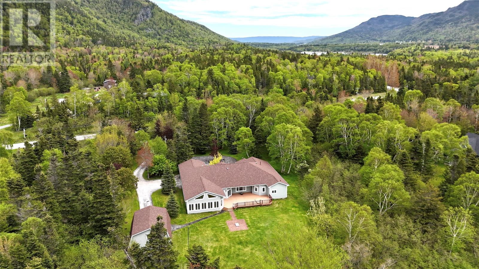 6 Tamarack Street - 7
