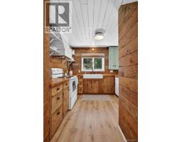 Bathroom - 261 Mobrae Ave, Salt Spring, BC V8K1J7 Photo 12