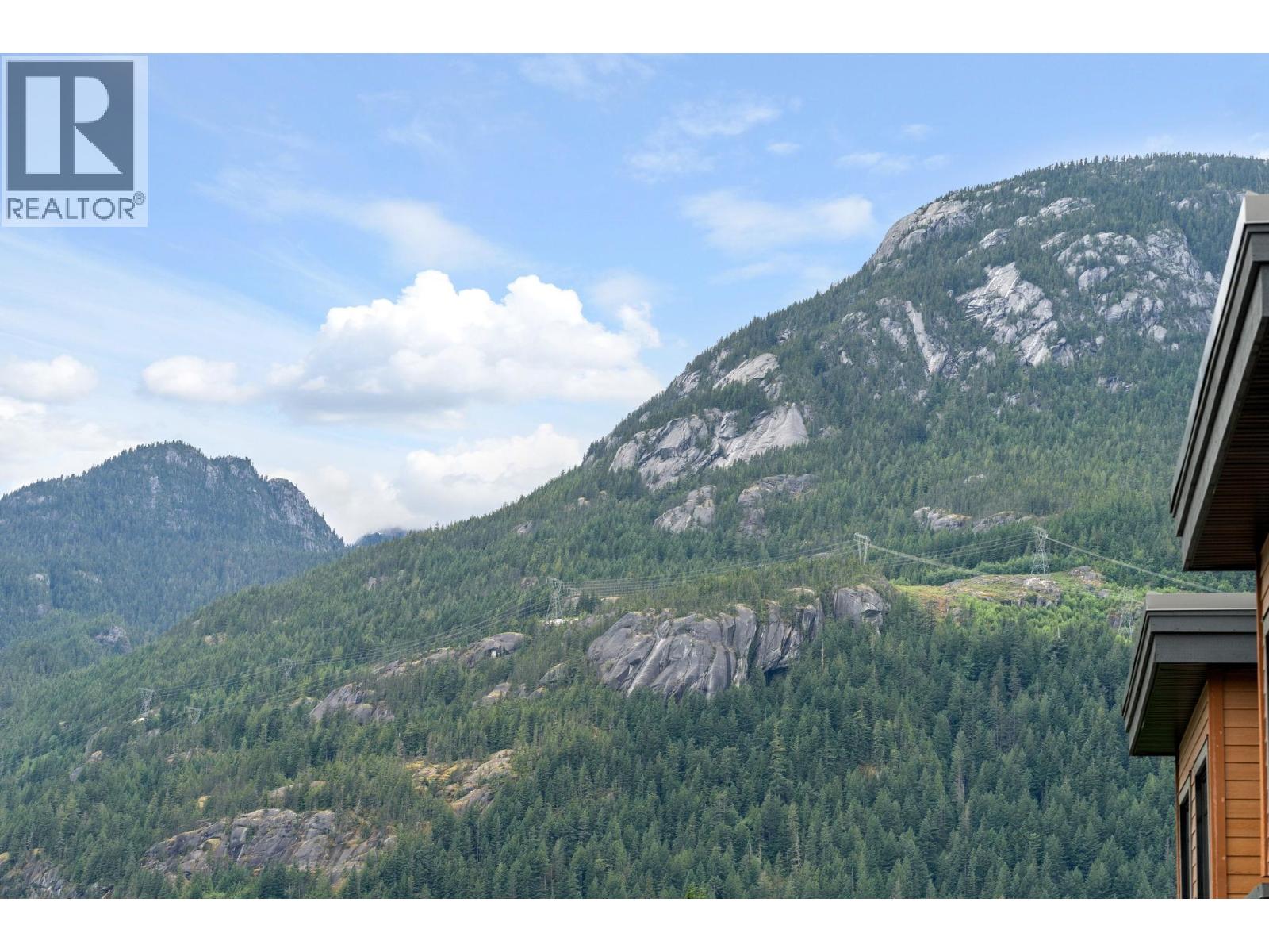 206 39767 GOVERNMENT ROAD, Squamish
