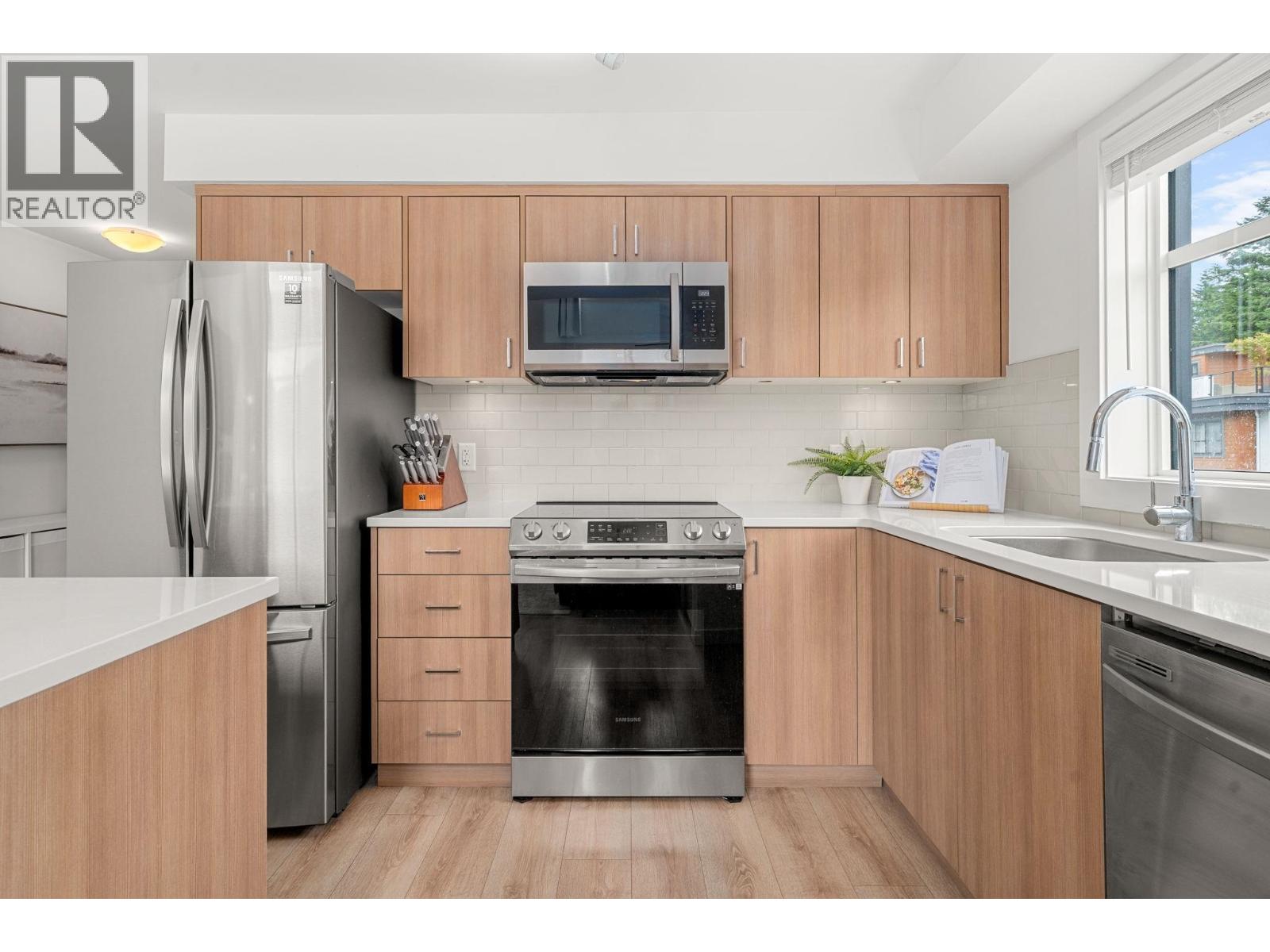 206 39767 GOVERNMENT ROAD, Squamish