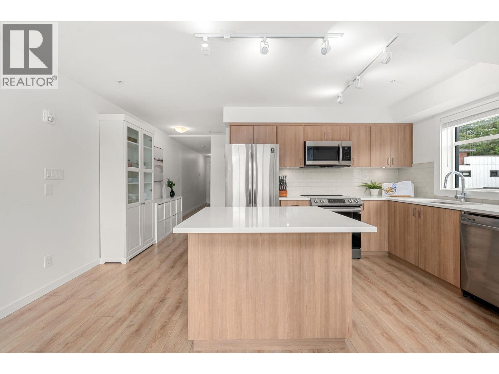 206 39767 GOVERNMENT ROAD, Squamish