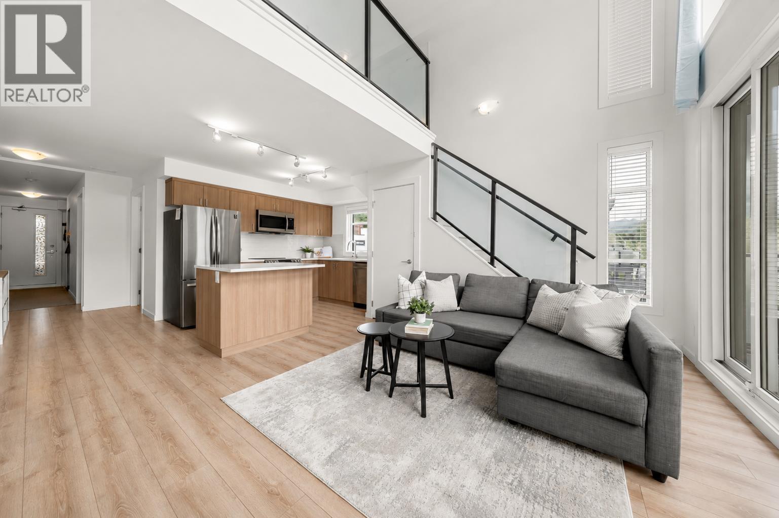 206 39767 GOVERNMENT ROAD, Squamish