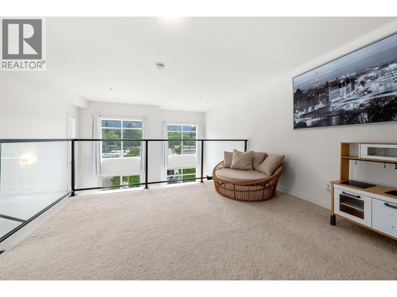 206 39767 GOVERNMENT ROAD, Squamish