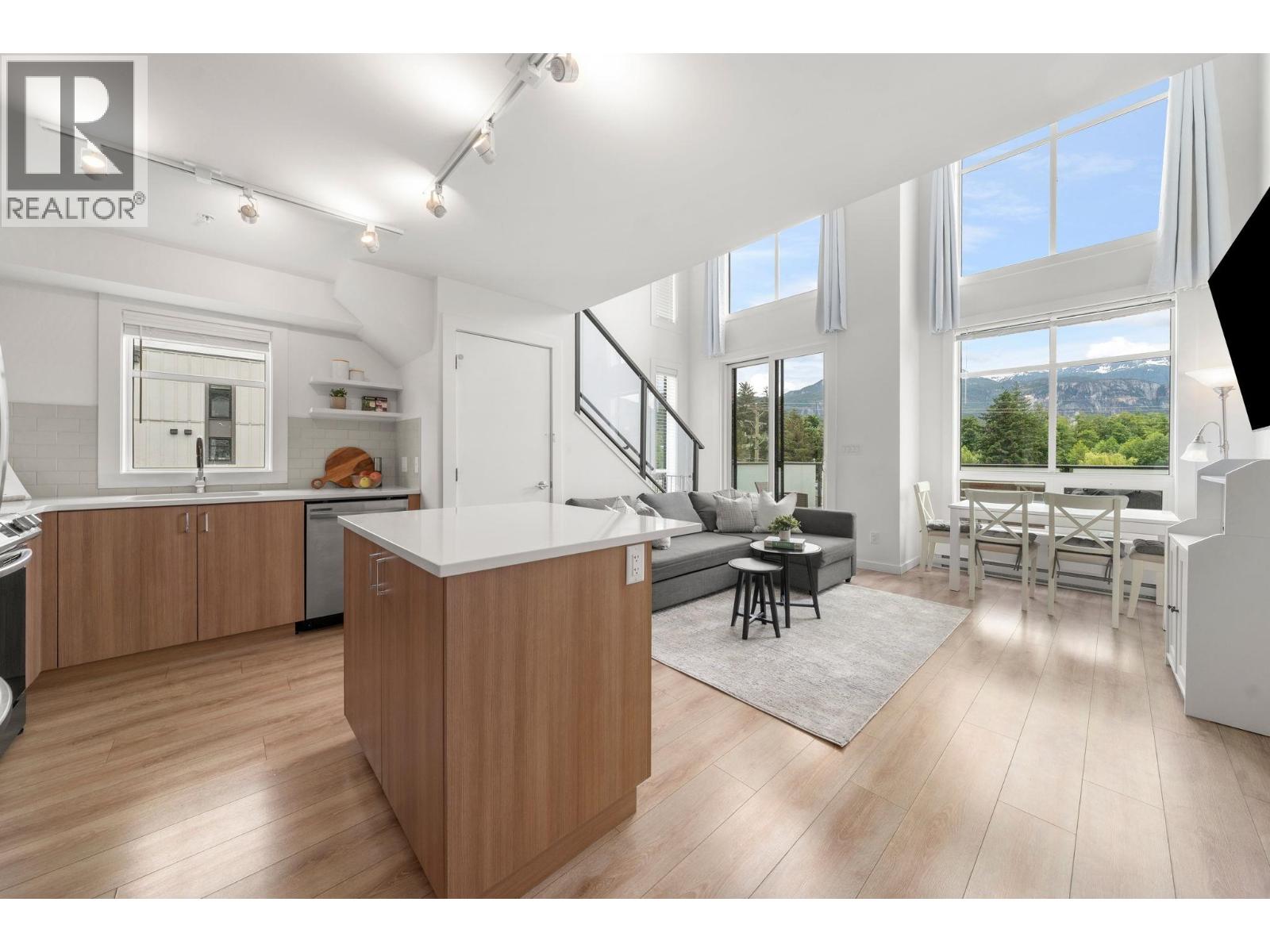 206 39767 GOVERNMENT ROAD, Squamish