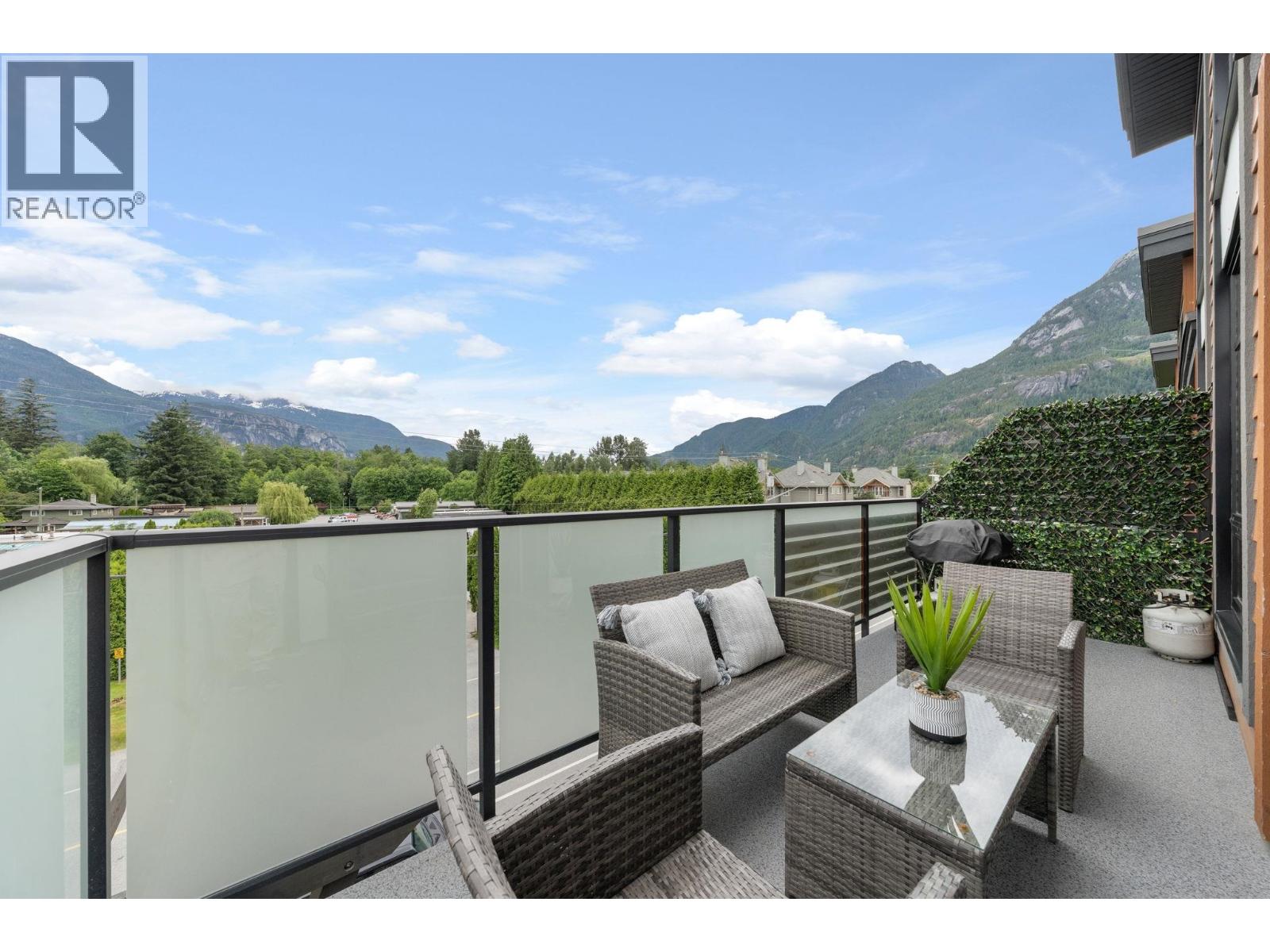 206 39767 GOVERNMENT ROAD, Squamish