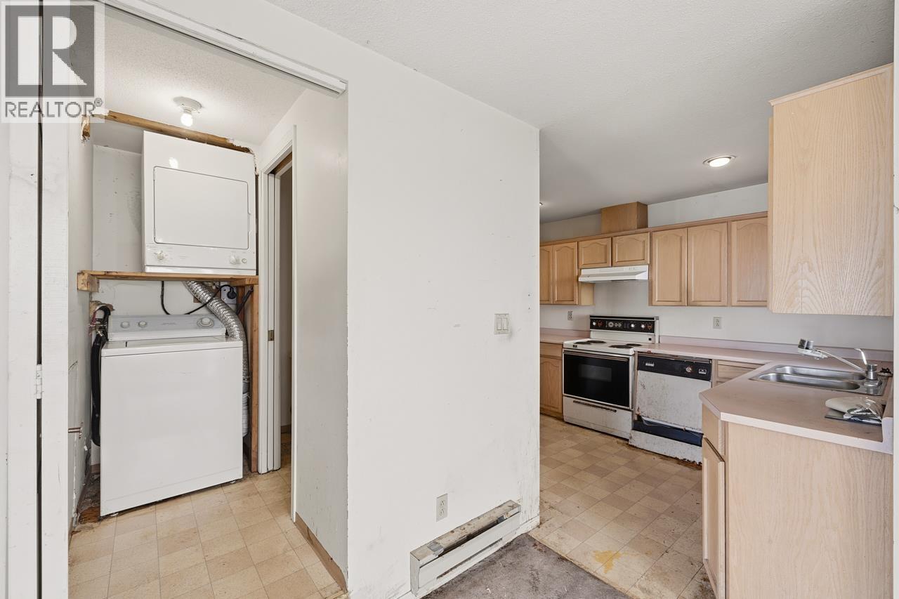 6 8291 FRENCH STREET, Vancouver