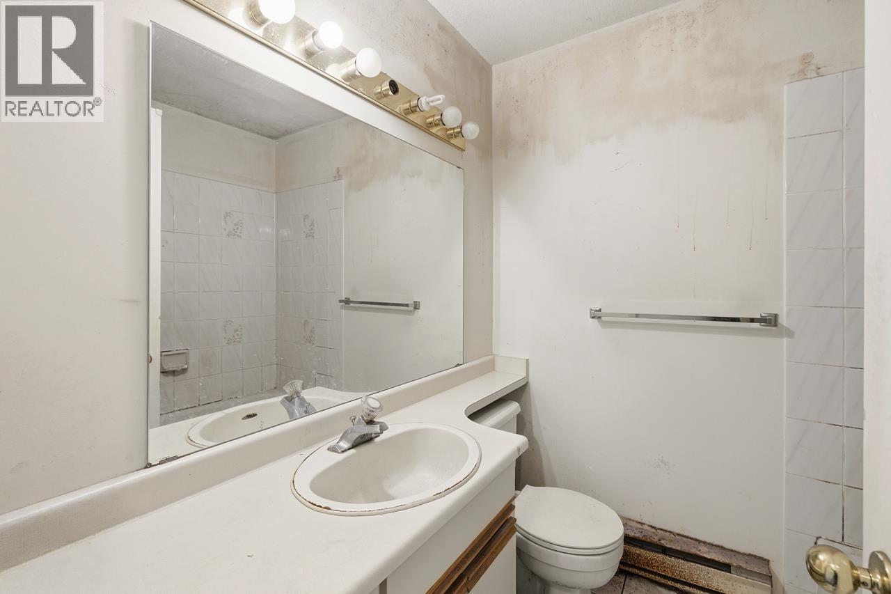 6 8291 FRENCH STREET, Vancouver