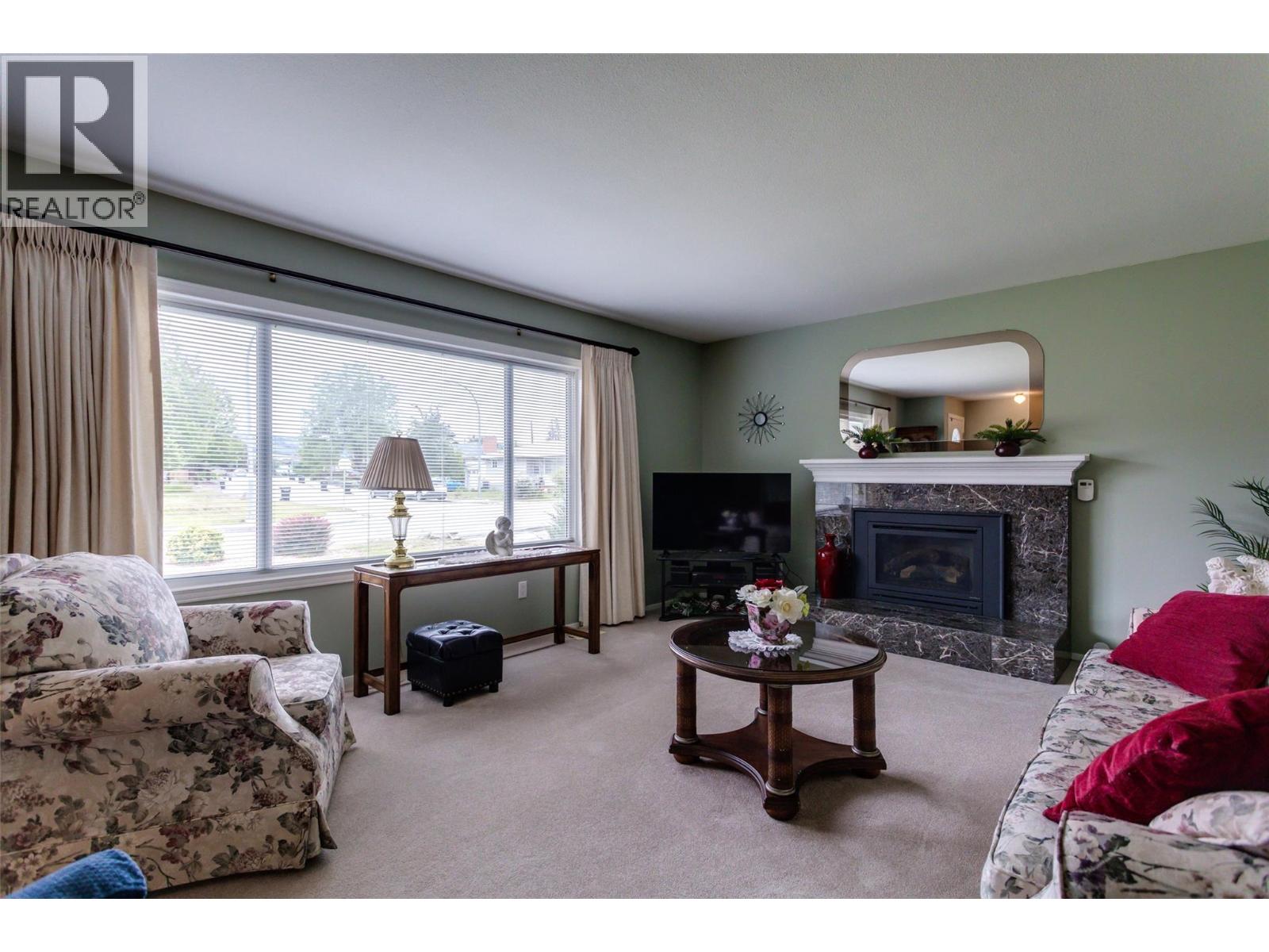 3607 39 Avenue - 4