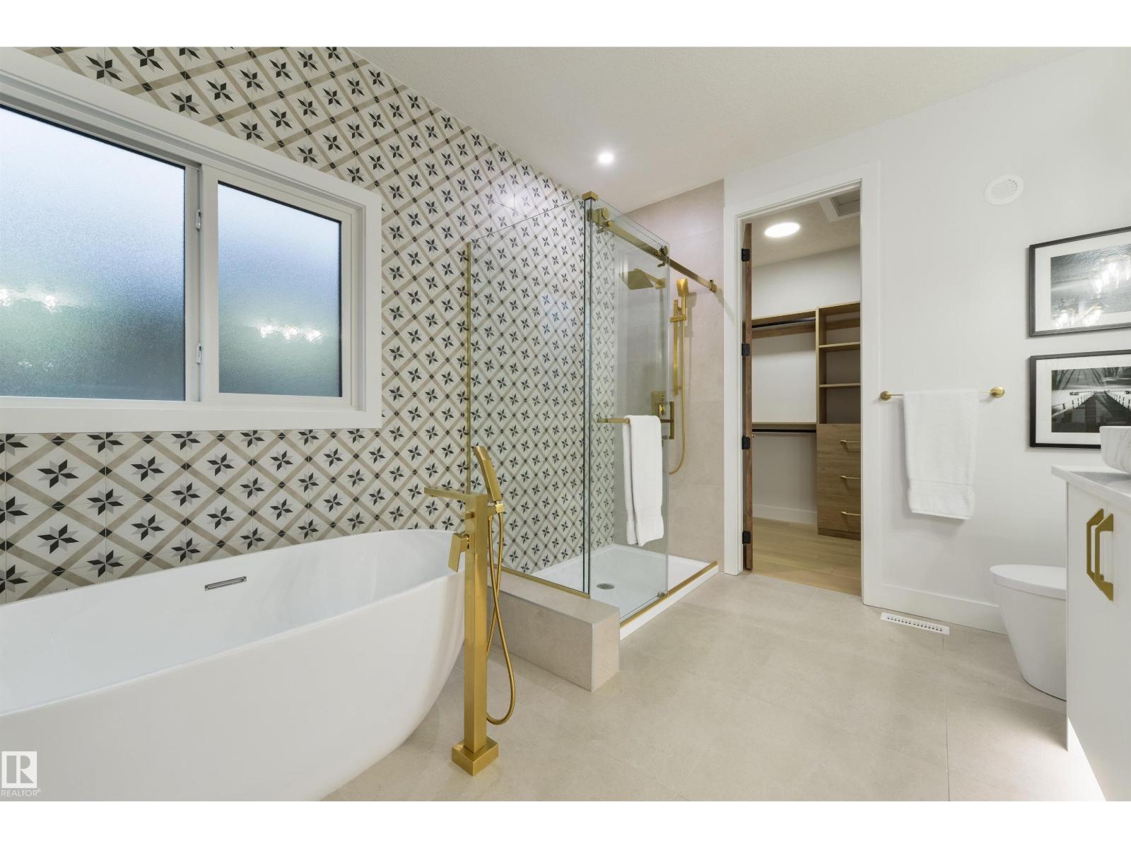 266 Falcon Crescent - 46