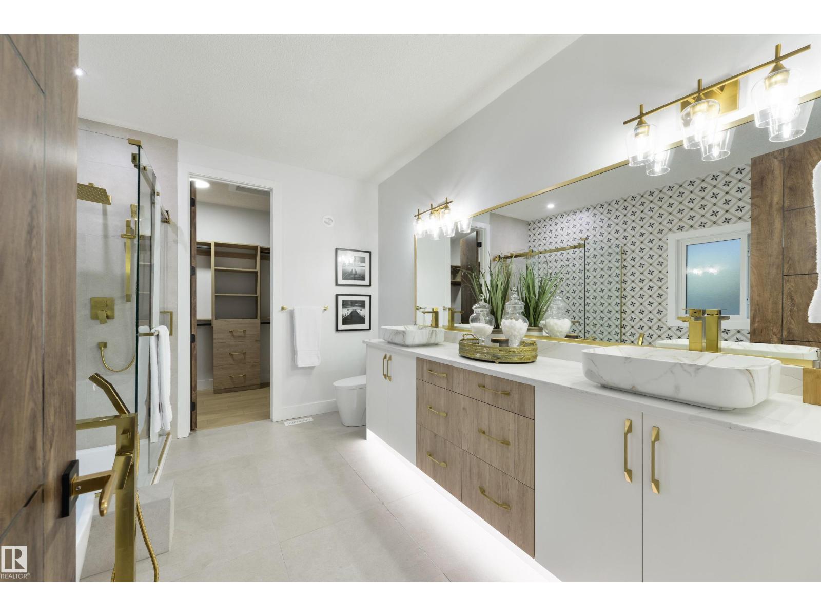266 Falcon Crescent - 44