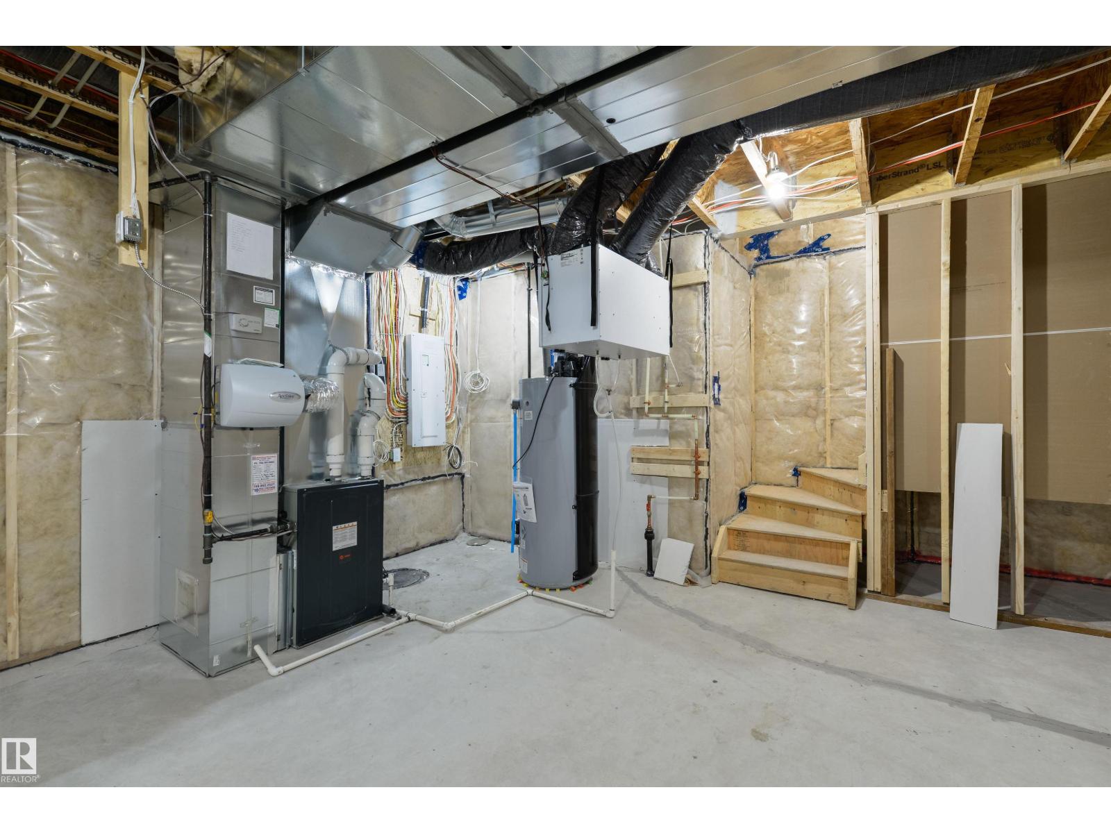 266 Falcon Crescent - 52
