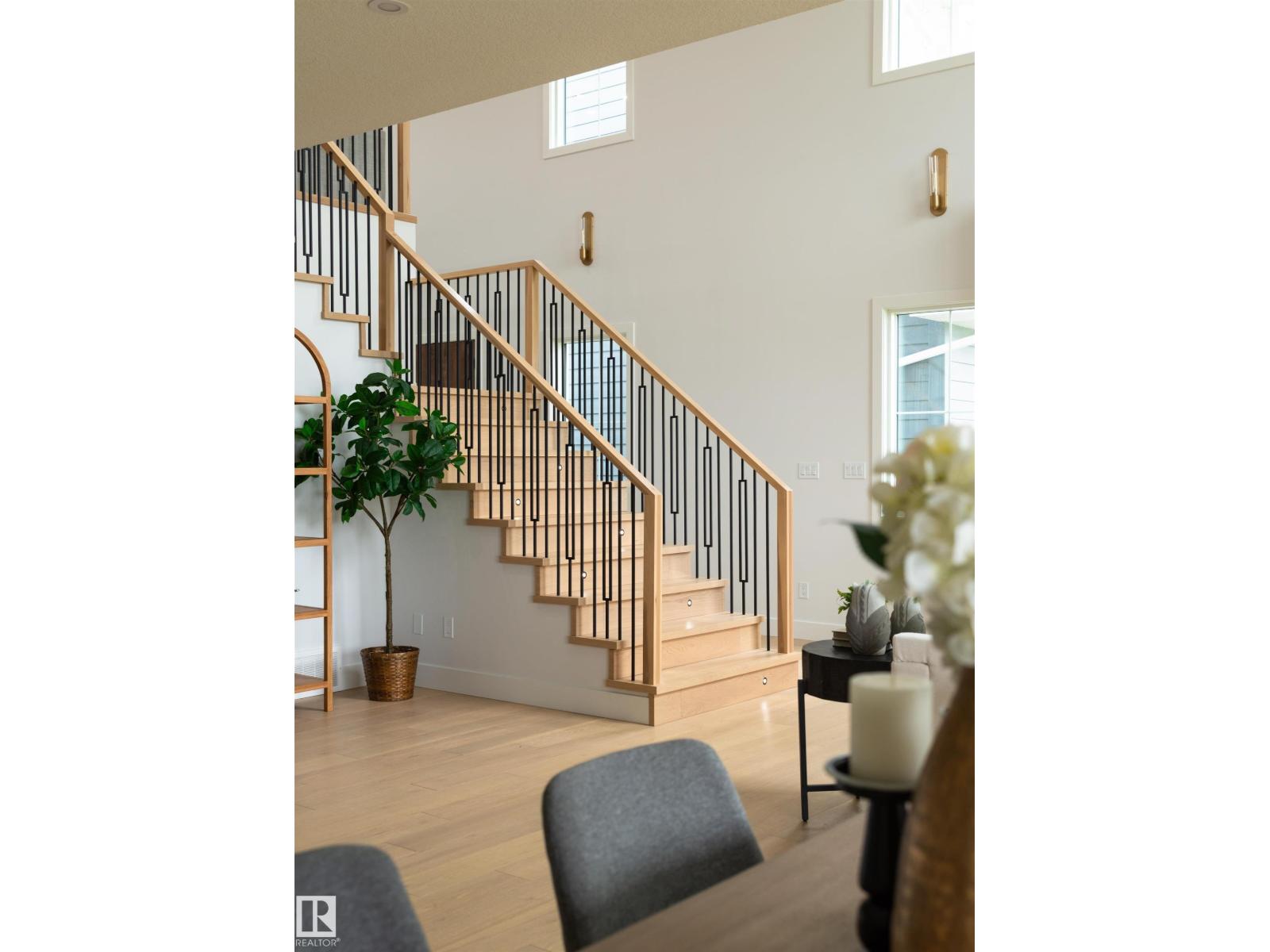 266 Falcon Crescent - 67