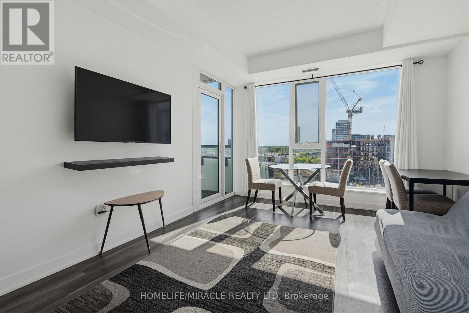 #605 859 THE QUEENSWAY - Image 10