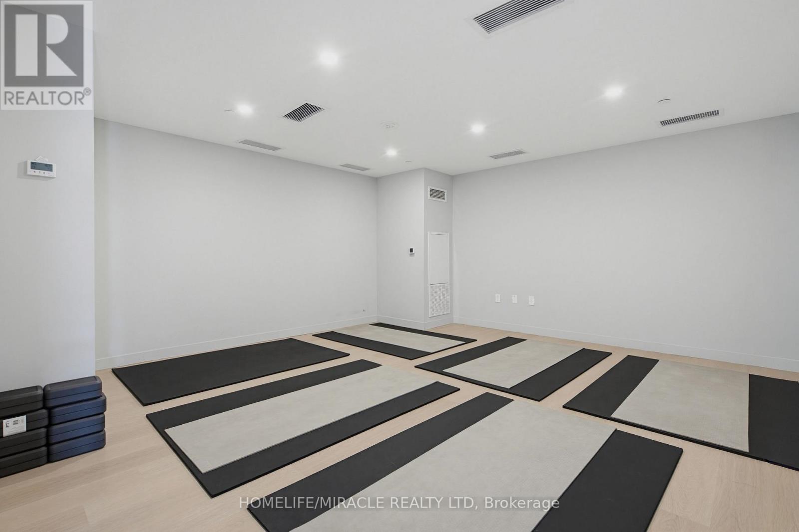 #605 859 THE QUEENSWAY - Image 19