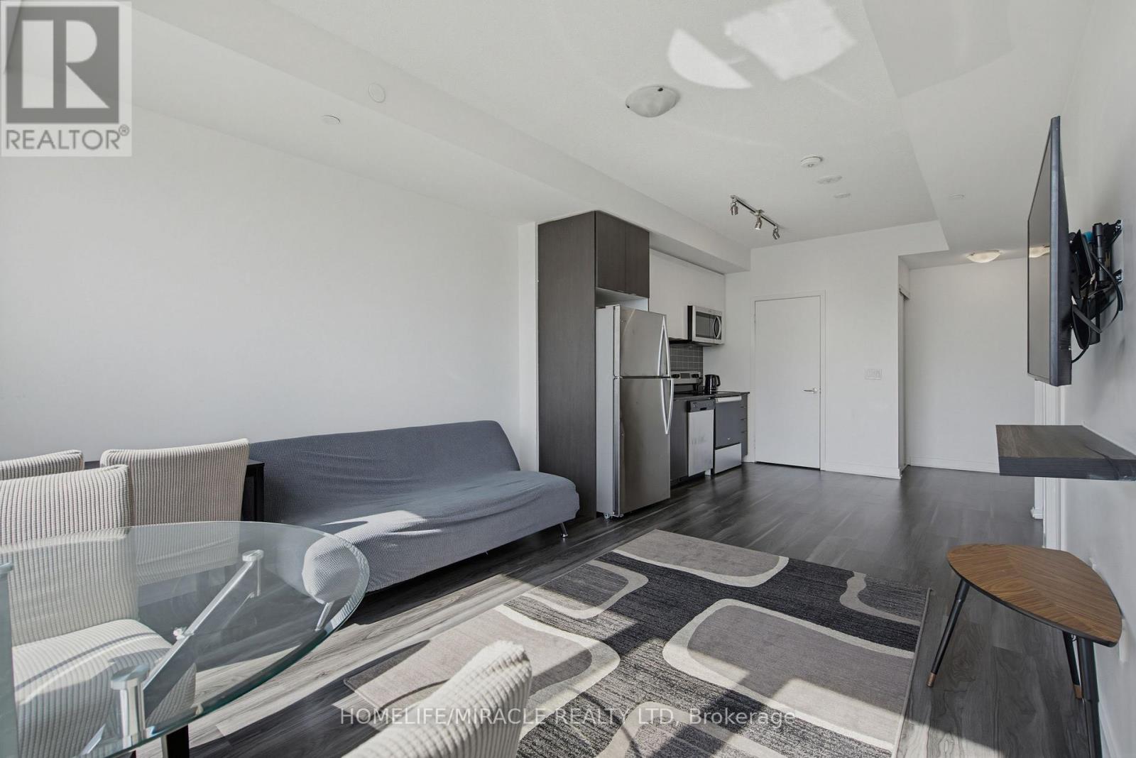 #605 859 THE QUEENSWAY - Image 7