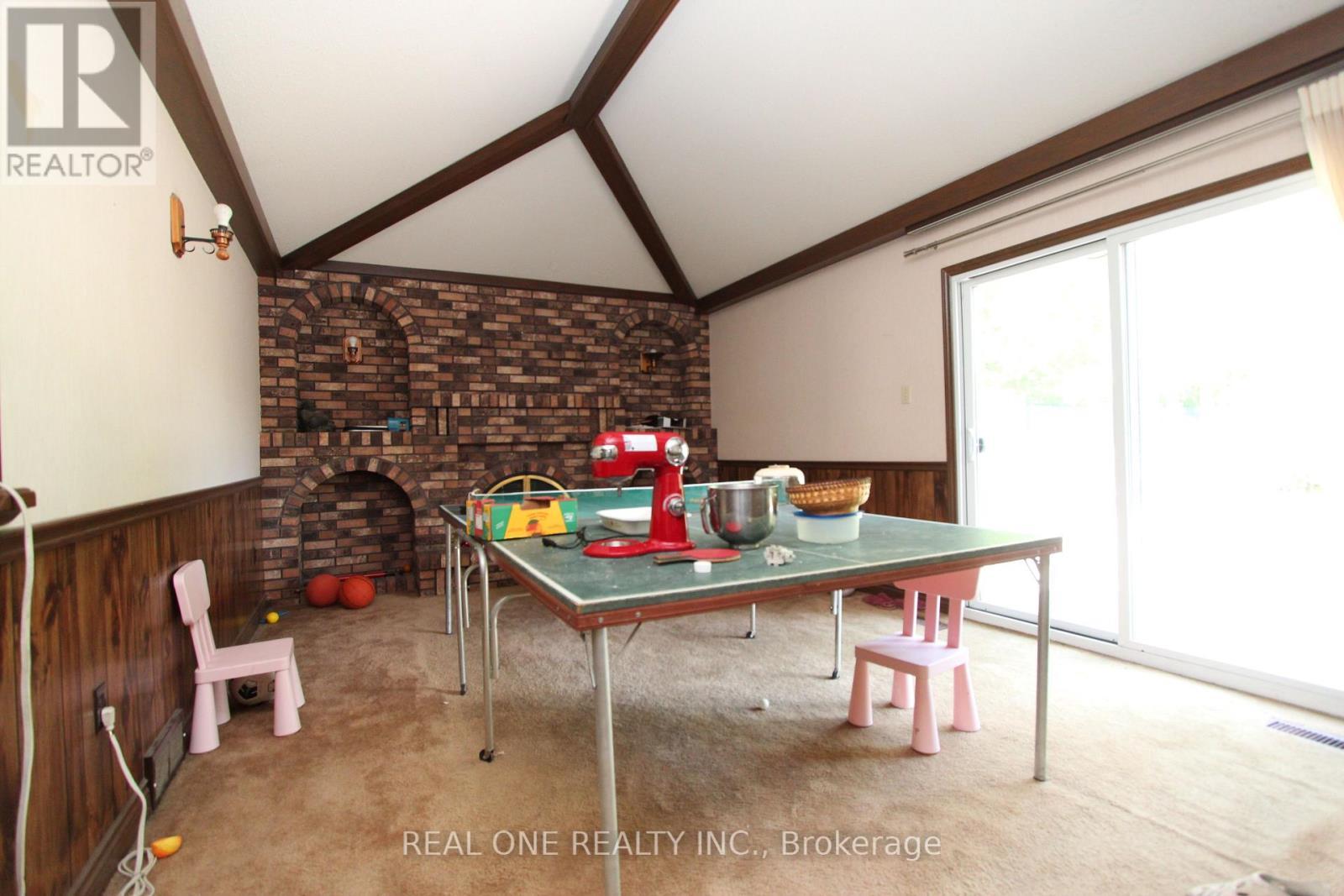 53 HILLVIEW BOULEVARD - 13