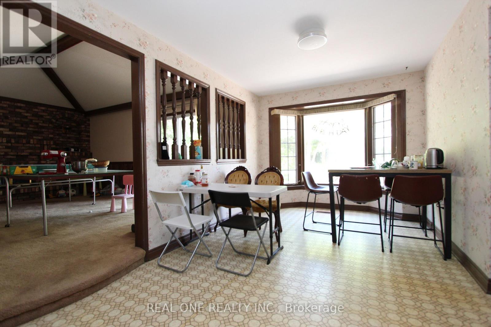 53 HILLVIEW BOULEVARD - 14