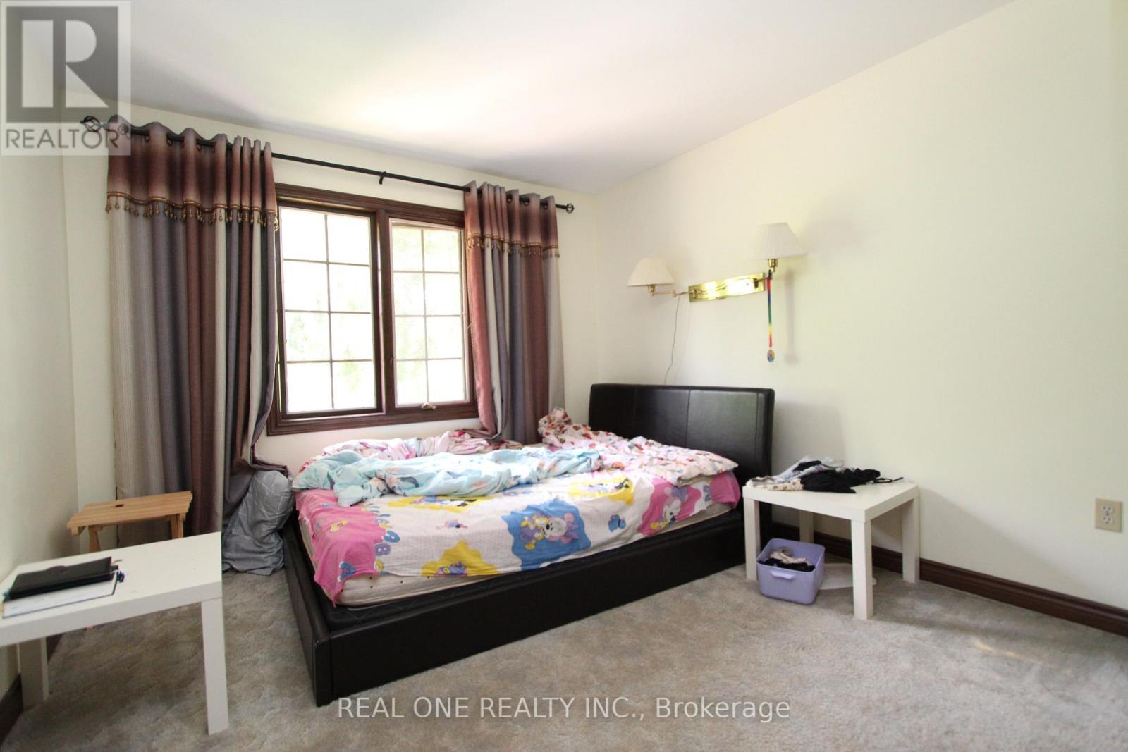 53 HILLVIEW BOULEVARD - 18
