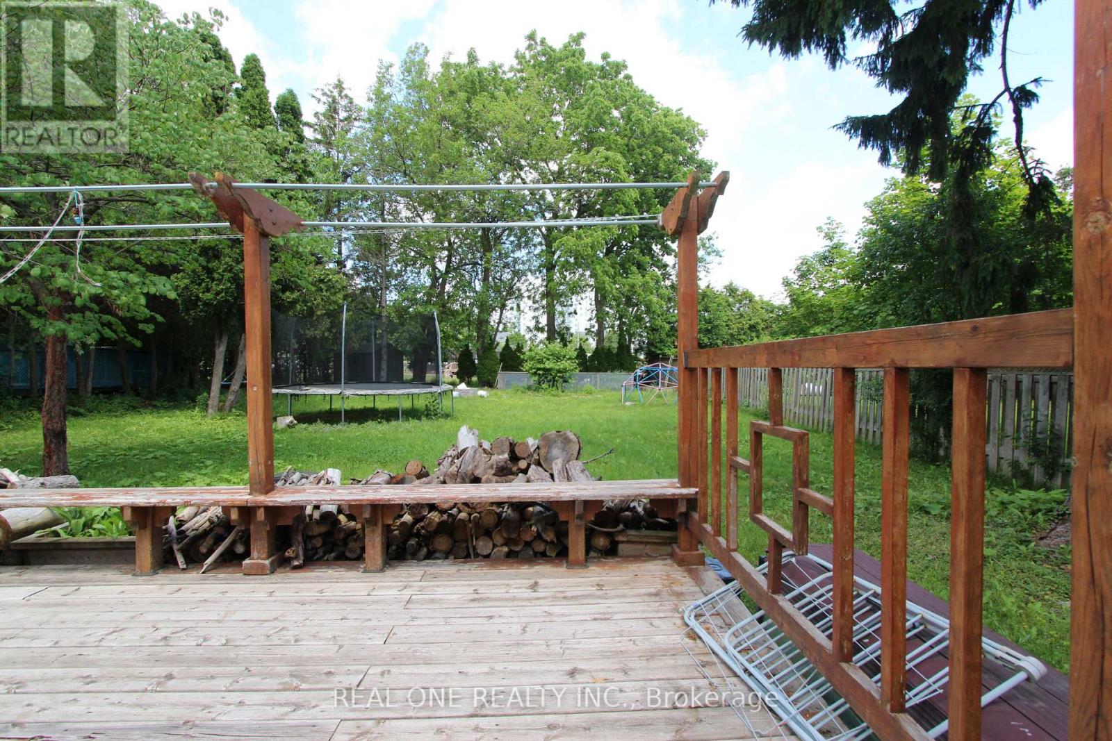 53 HILLVIEW BOULEVARD - 21