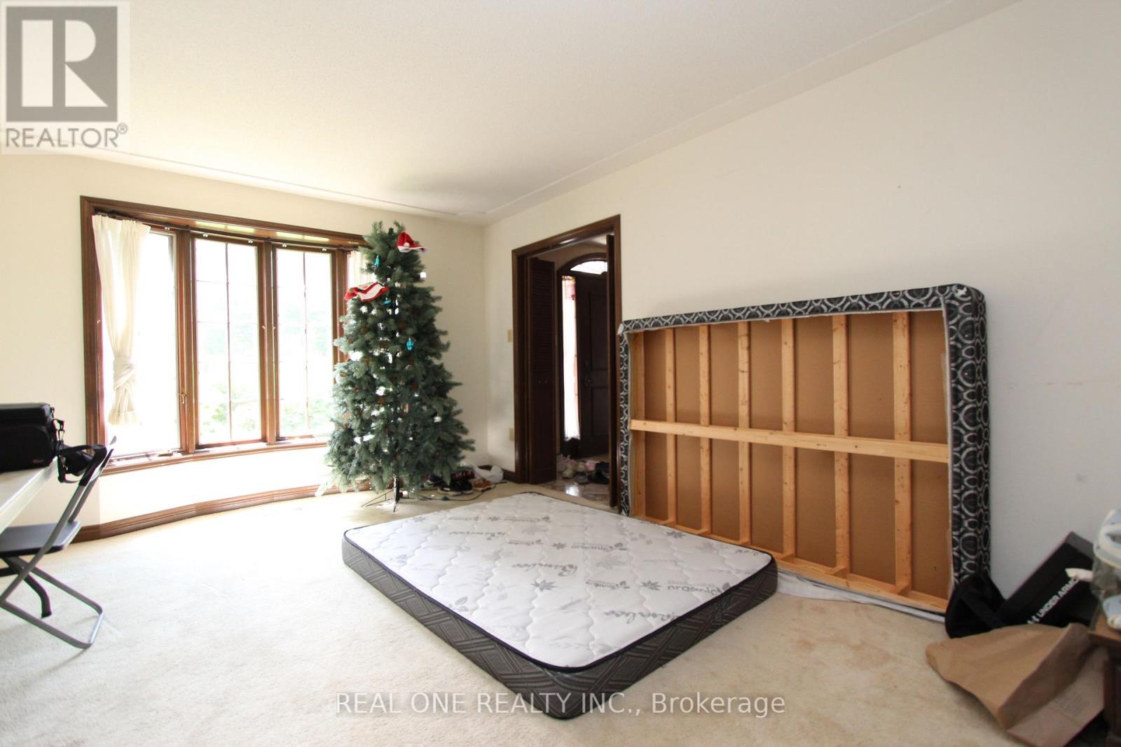 53 HILLVIEW BOULEVARD - 7