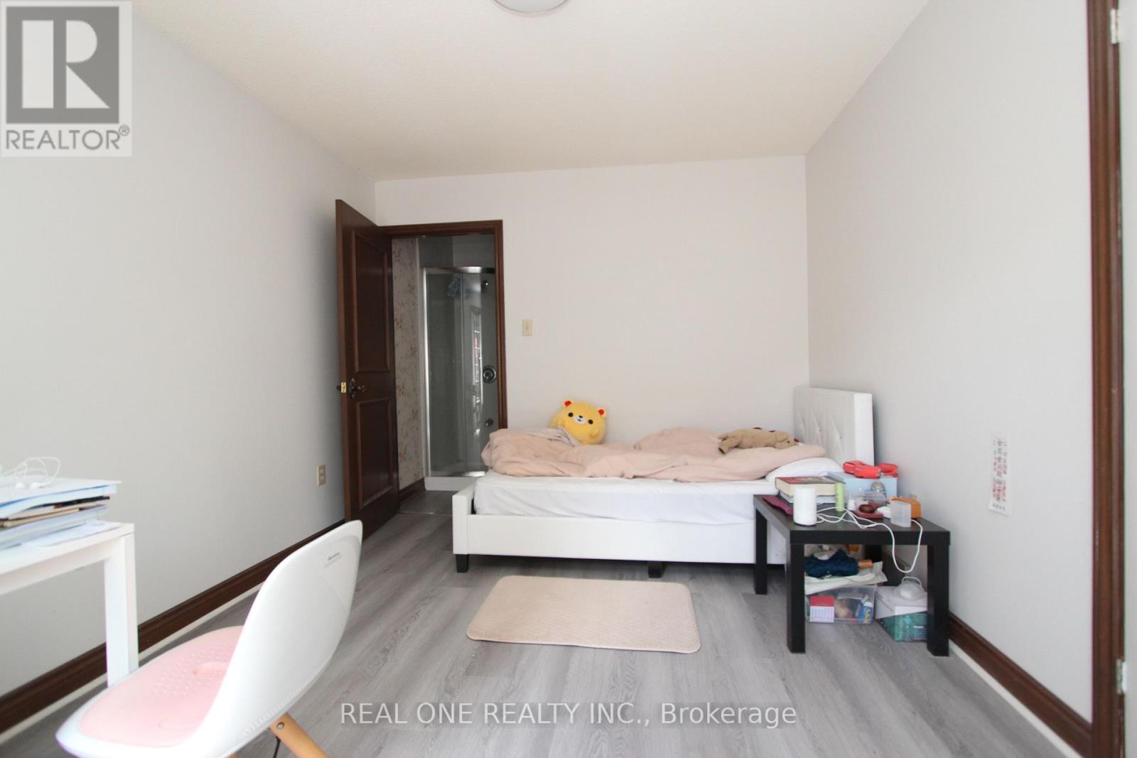 53 HILLVIEW BOULEVARD - 8