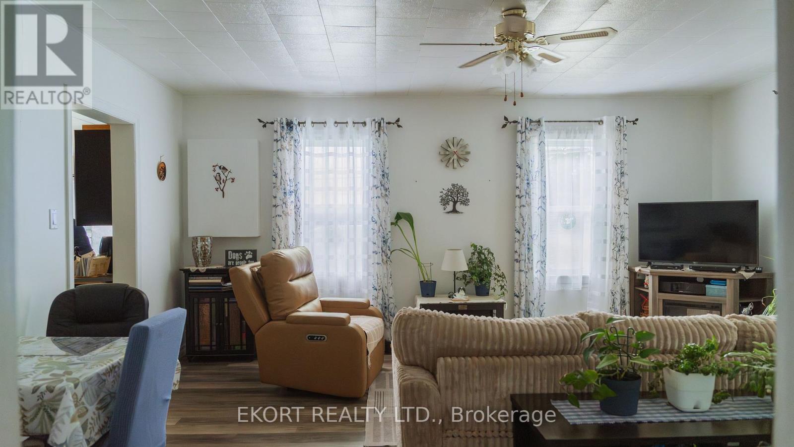 10 GLASTONBURY ROAD - 12