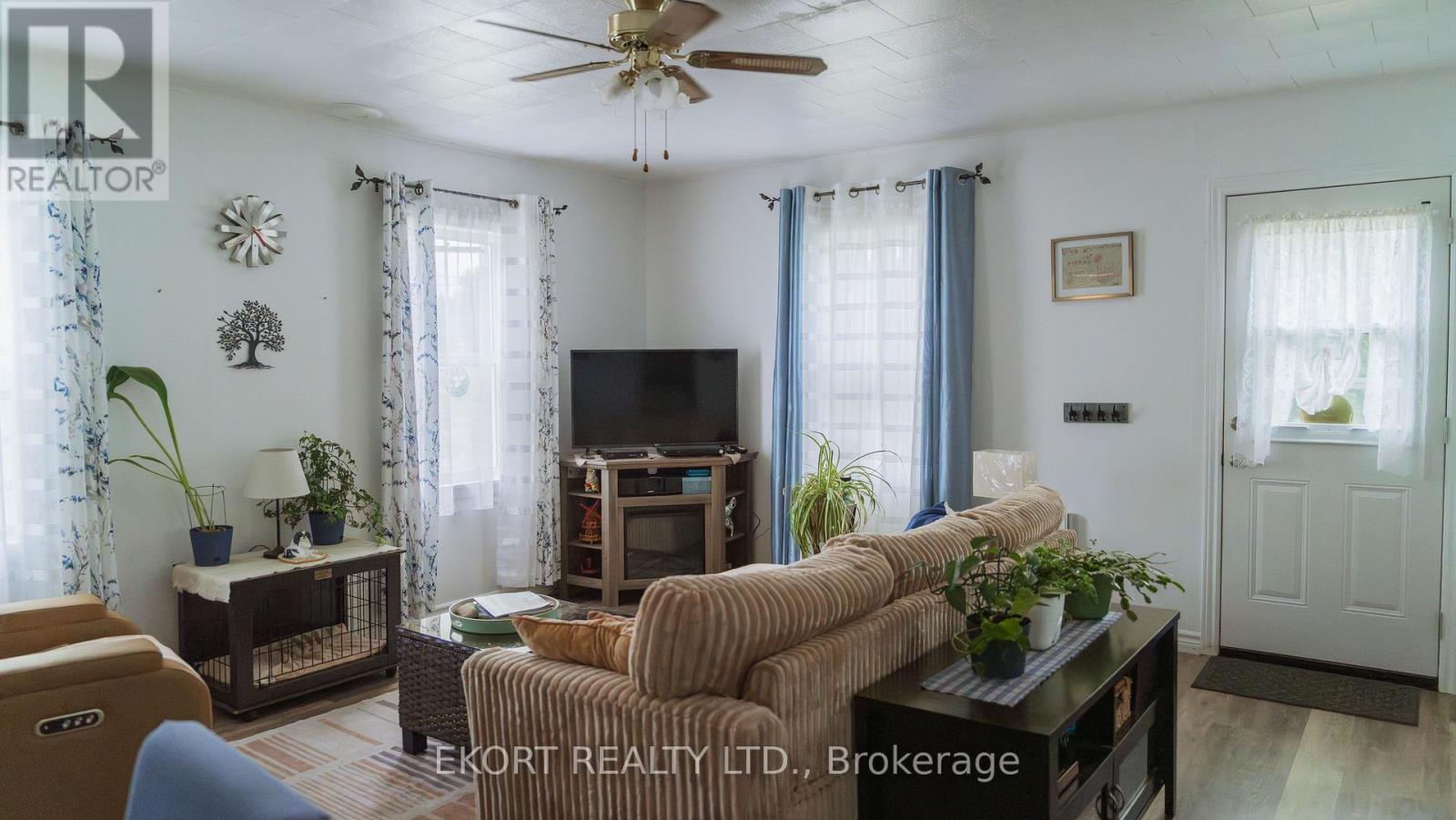 10 GLASTONBURY ROAD - 18