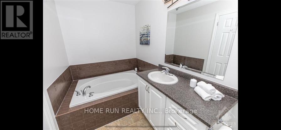 3 Bed, 3 Bath House for Rent in Ottawa – 395 STATEWOOD DRIVE, Ottawa – MLS# X13435132 - Image 22