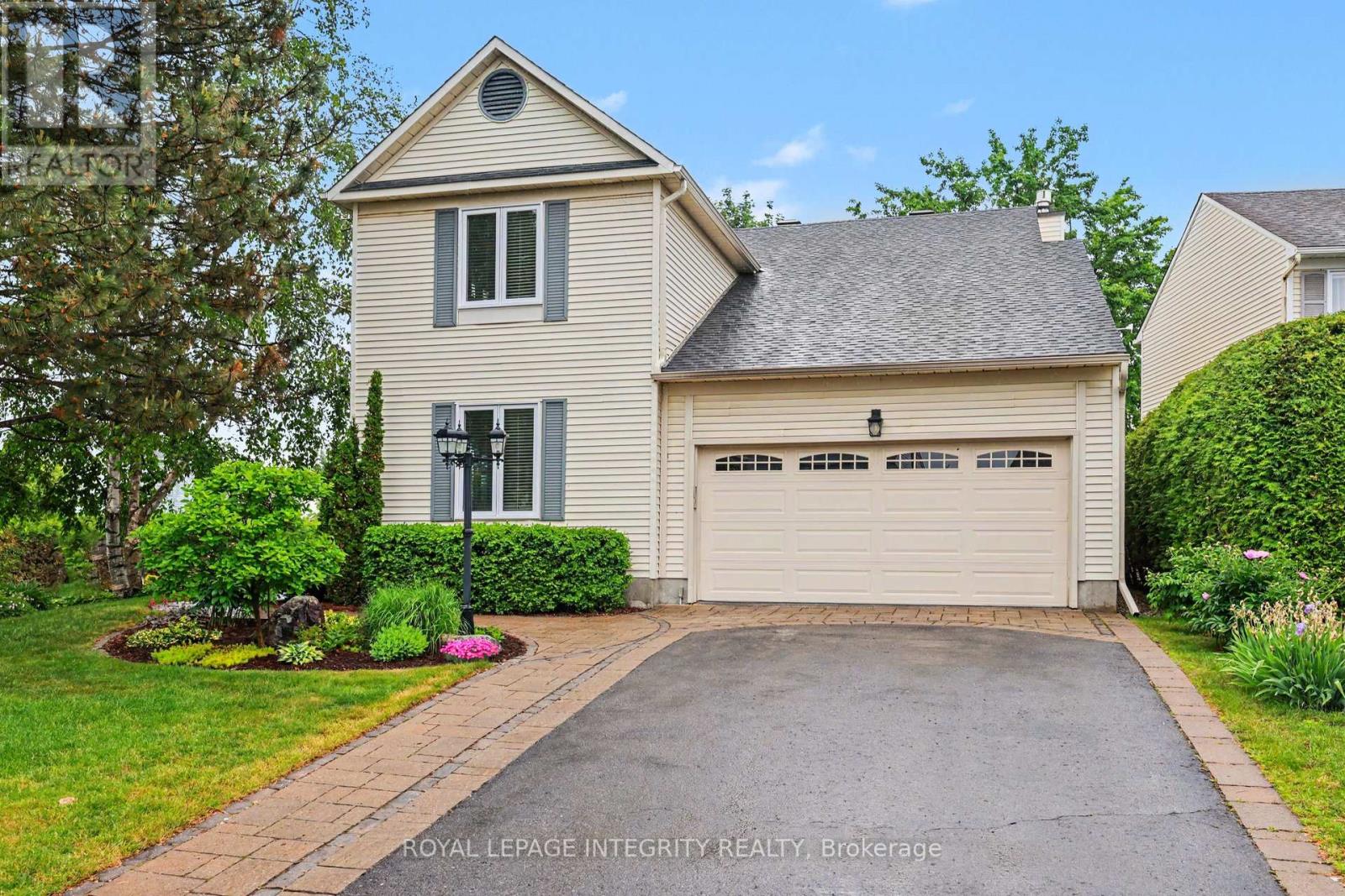 Double garage & driveway with interlocking