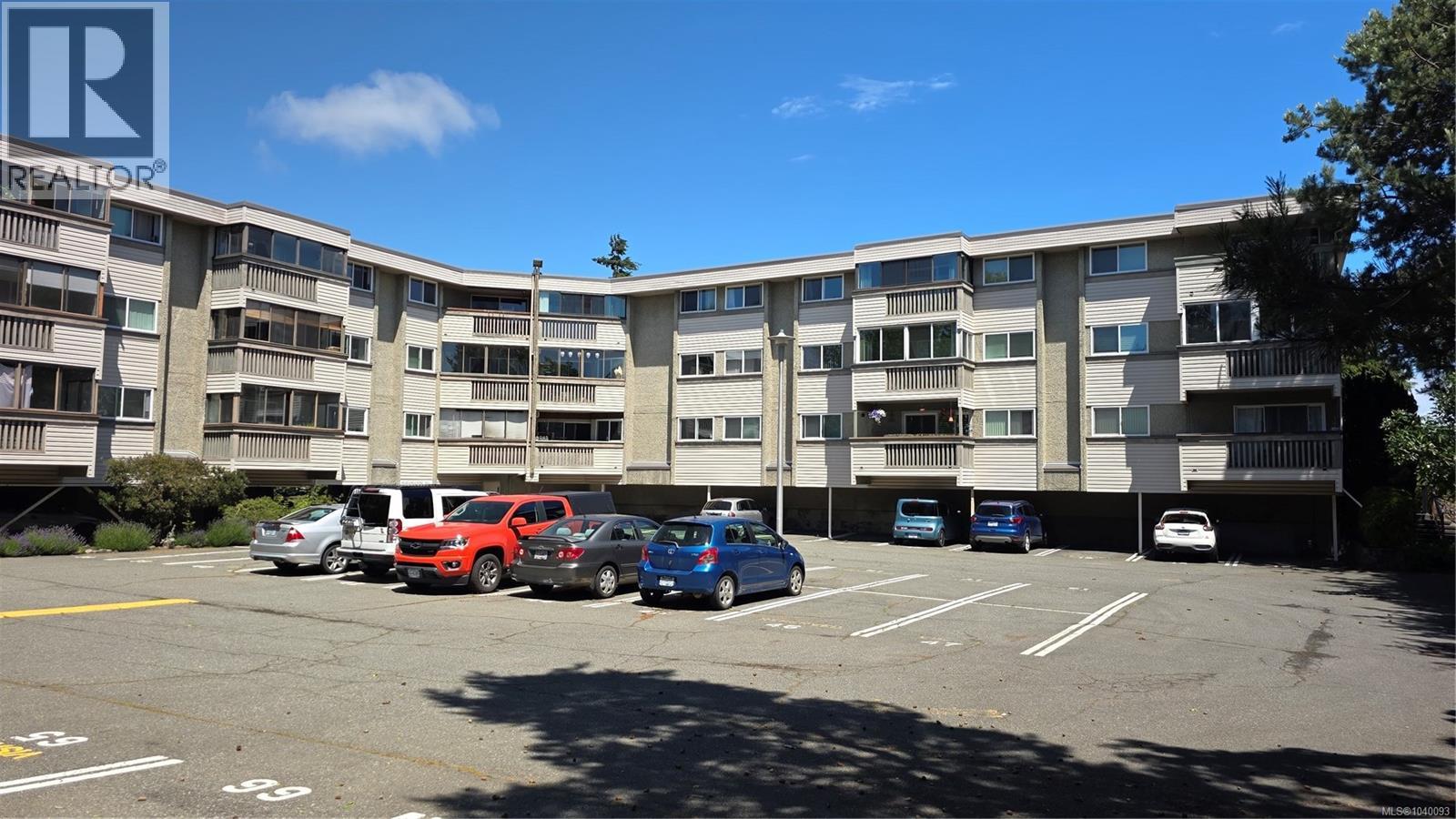 #412 1525 Hillside Ave - 23