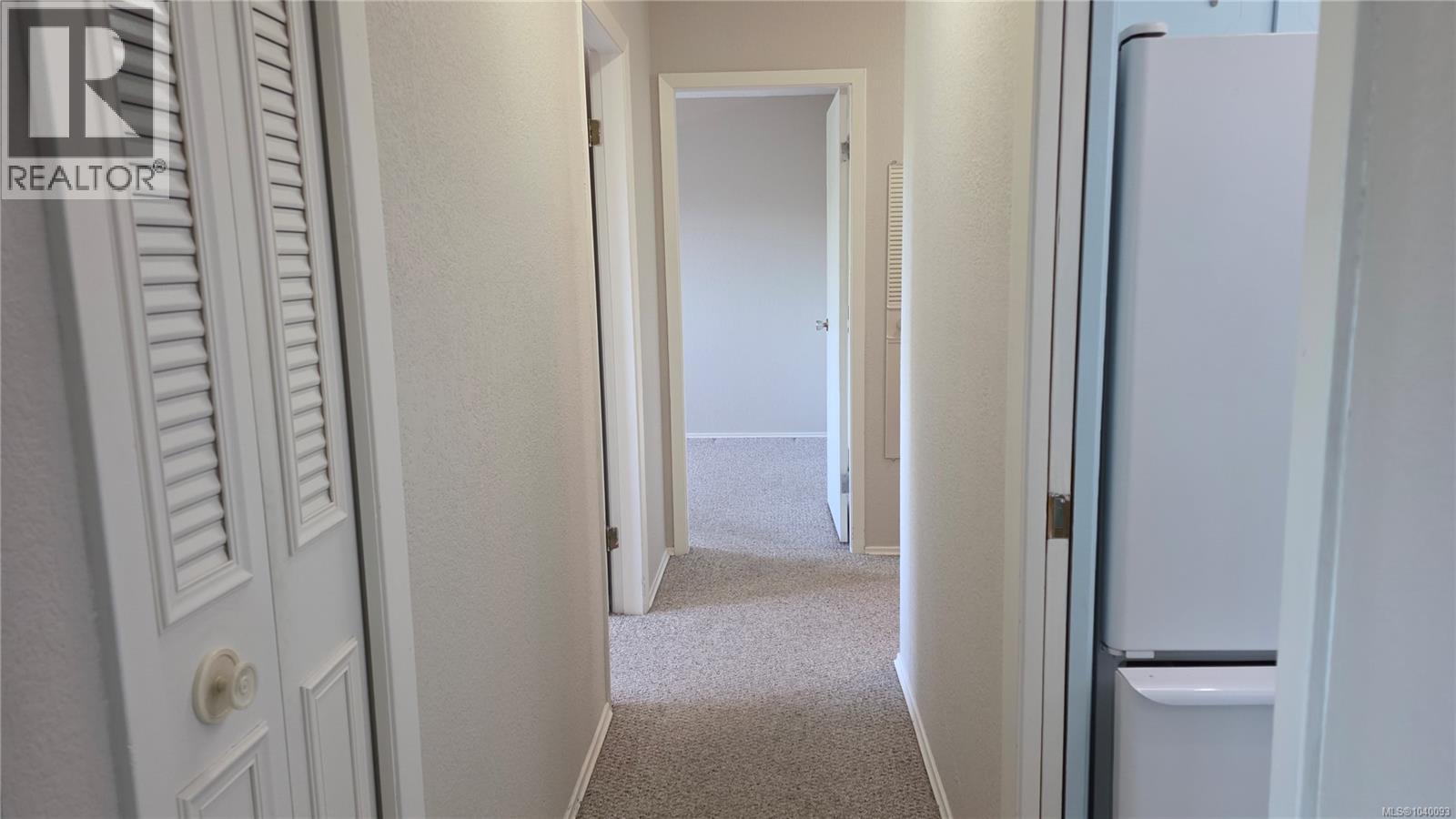 #412 1525 Hillside Ave - 5